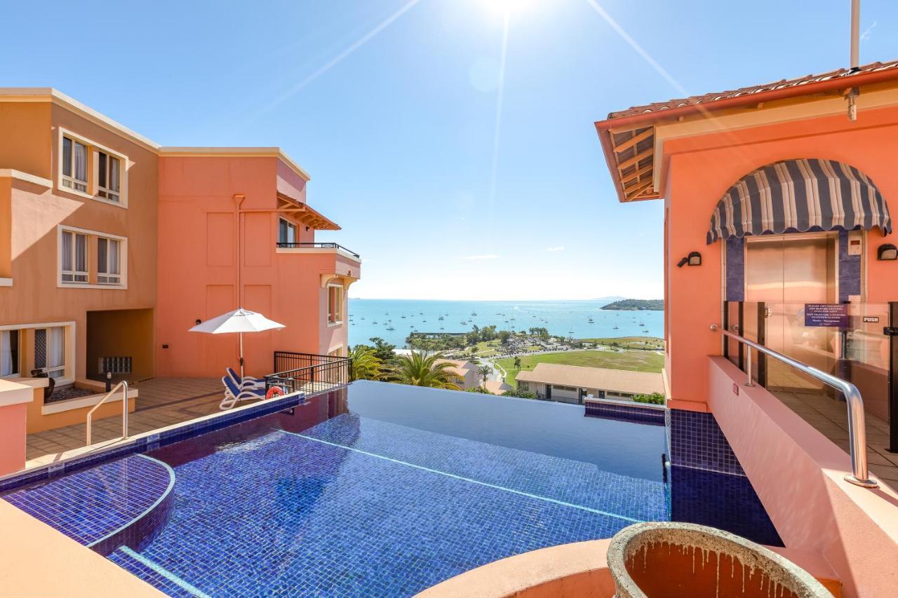 Martinique Whitsunday Resort Airlie Beach Exterior foto