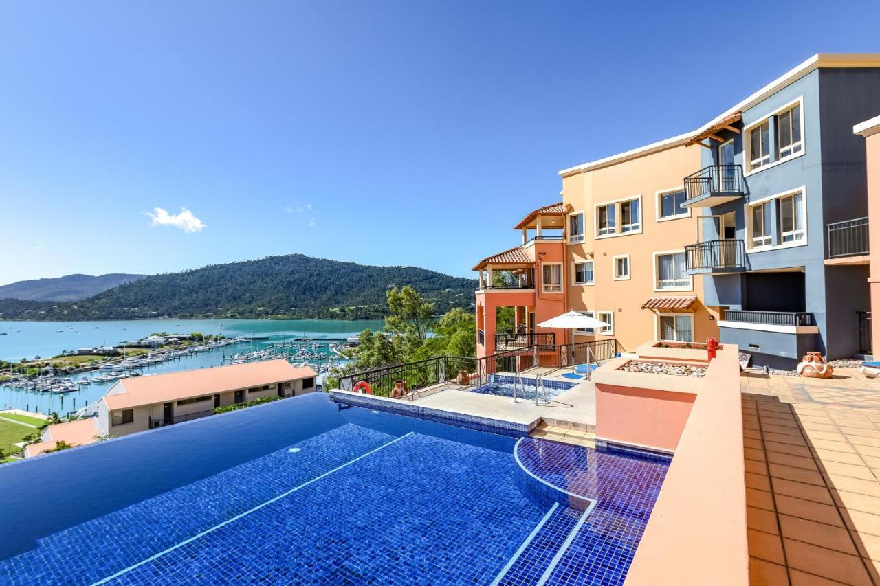 Martinique Whitsunday Resort Airlie Beach Exterior foto