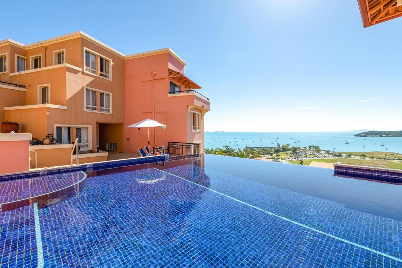 Martinique Whitsunday Resort Airlie Beach Exterior foto