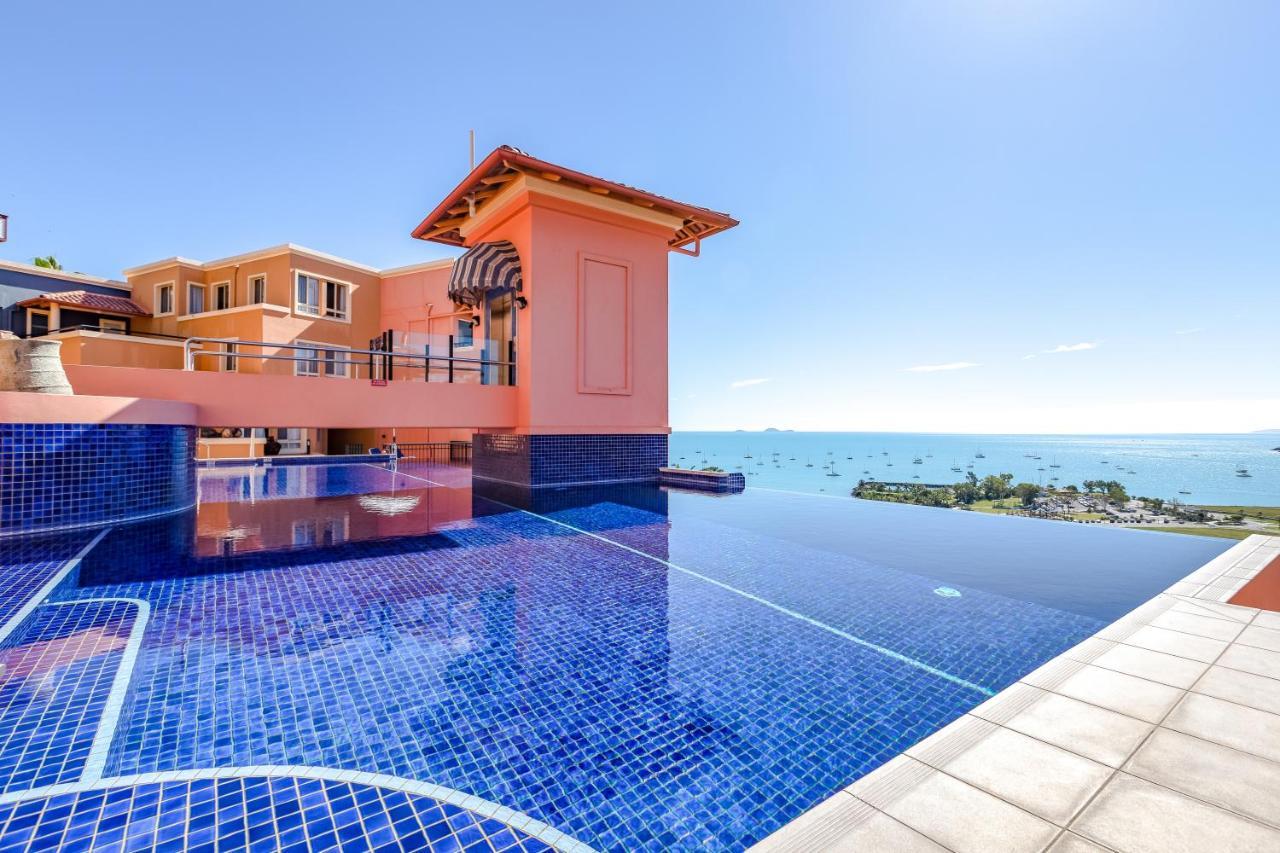 Martinique Whitsunday Resort Airlie Beach Exterior foto
